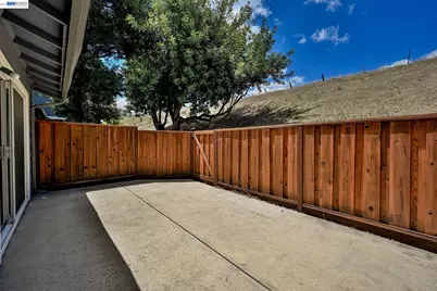 1202 Spring Valley Cmn, Livermore, CA 94551 - Photo 13
