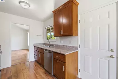 7601 Redbud Ct, Newark, CA 94560 - Photo 11