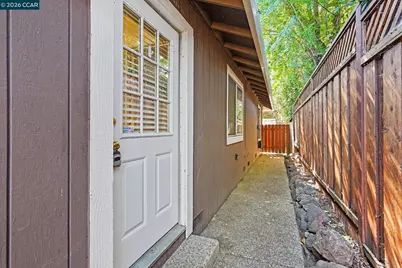 1360 Grove Way, Concord, CA 94518 - Photo 25