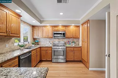 1360 Grove Way, Concord, CA 94518 - Photo 9
