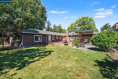 1360 Grove Way, Concord, CA 94518 - Photo 21