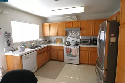 576 Ross Cir, Martinez, CA 94553 - Photo 3