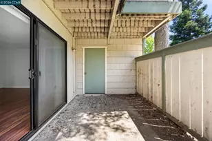 2890 Treat Blvd, Concord, CA 94518 - Photo 25