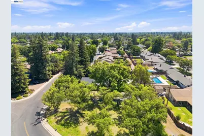 200 Greenwich Ln, Modesto, CA 95350 - Photo 47