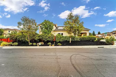 2401 Silveria Way, Antioch, CA 94531 - Photo 7