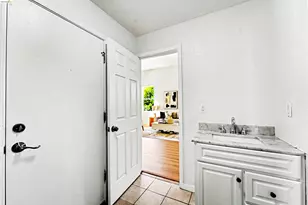 2401 Silveria Way, Antioch, CA 94531 - Photo 43