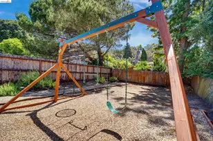 4080 Kuhnle Ave, Oakland, CA 94605 - Photo 43