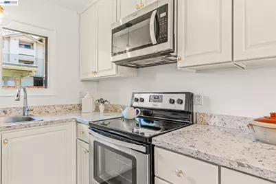 21065 Baker Road, Castro Valley, CA 94546 - Photo 9