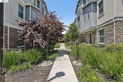 3992 Scottfield St, Dublin, CA 94568 - Photo 5