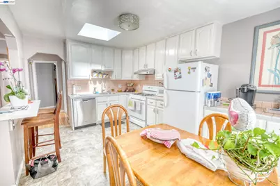 150 Cambridge St, San Francisco, CA 94134 - Photo 9