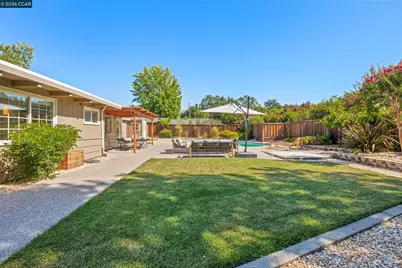 186 Arlene Dr, Walnut Creek, CA 94595 - Photo 31