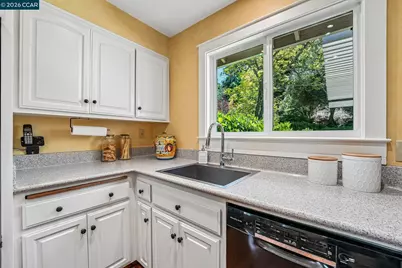 340 Donald Dr, Moraga, CA 94556 - Photo 27