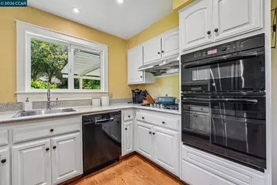 340 Donald Dr, Moraga, CA 94556 - Photo 15