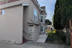 1086 66th St, Oakland, CA 94608 - Photo 5