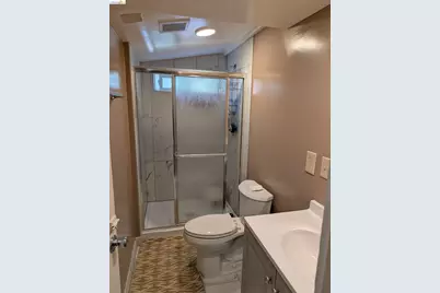 1086 66th St, Oakland, CA 94608 - Photo 25