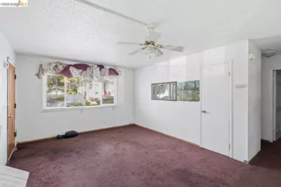 933 41st St, Oakland, CA 94608 - Photo 5