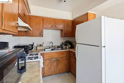 933 41st St, Oakland, CA 94608 - Photo 29