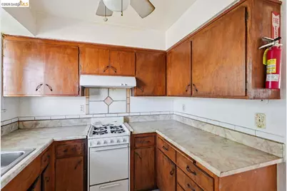 933 41st St, Oakland, CA 94608 - Photo 23