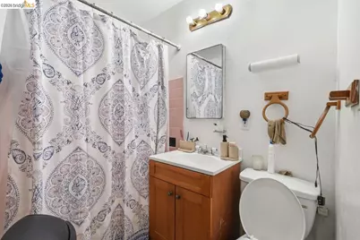 933 41st St, Oakland, CA 94608 - Photo 53