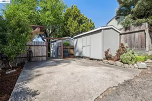 2452 Potomac St, Oakland, CA 94602 - Photo 43