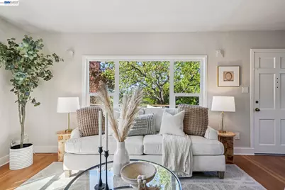 2452 Potomac St, Oakland, CA 94602 - Photo 9