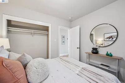 2452 Potomac St, Oakland, CA 94602 - Photo 13