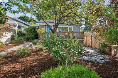 2452 Potomac St, Oakland, CA 94602 - Photo 49