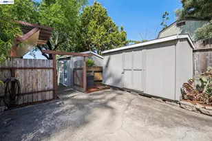 2452 Potomac St, Oakland, CA 94602 - Photo 41