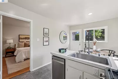 2452 Potomac St, Oakland, CA 94602 - Photo 21