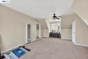 950 Loomis Ct, Oakland, CA 94606 - Photo 27