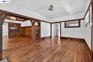 950 Loomis Ct, Oakland, CA 94606 - Photo 9