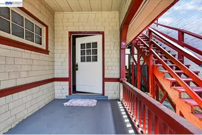 950 Loomis Ct, Oakland, CA 94606 - Photo 5