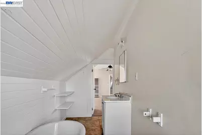 950 Loomis Ct, Oakland, CA 94606 - Photo 37