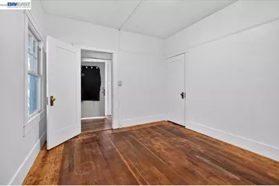 950 Loomis Ct, Oakland, CA 94606 - Photo 13