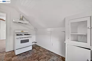 950 Loomis Ct, Oakland, CA 94606 - Photo 33