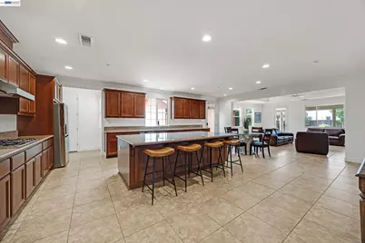 389 Havasu Ct, Brentwood, CA 94513 - Photo 9