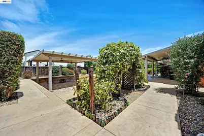 389 Havasu Ct, Brentwood, CA 94513 - Photo 41