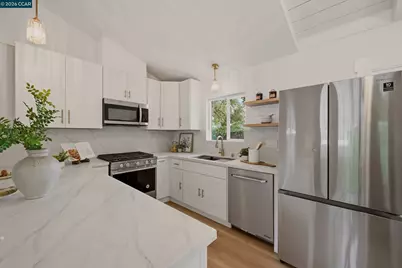2321 Sunshine Dr, Concord, CA 94520 - Photo 9