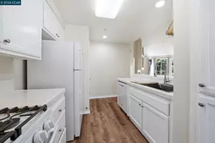 260 Caldecott Ln, Oakland, CA 94618 - Photo 25