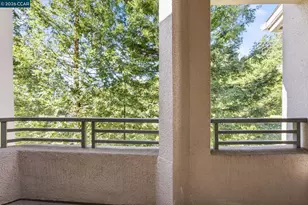 260 Caldecott Ln, Oakland, CA 94618 - Photo 35