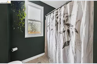220 Perkins Ave, Vallejo, CA 94590 - Photo 13