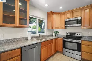 16023 Via Granada, San Lorenzo, CA 94580 - Photo 11