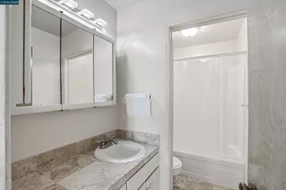 250 Whitmore St #106, Oakland, CA 94611 - Photo 17