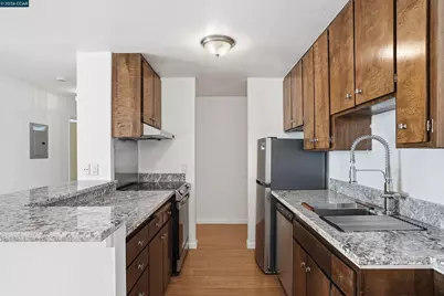 250 Whitmore St #106, Oakland, CA 94611 - Photo 11