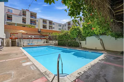 250 Whitmore St #106, Oakland, CA 94611 - Photo 29