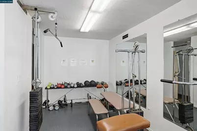 250 Whitmore St #106, Oakland, CA 94611 - Photo 35