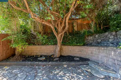 2081 Hoke Dr, Pinole, CA 94564 - Photo 51