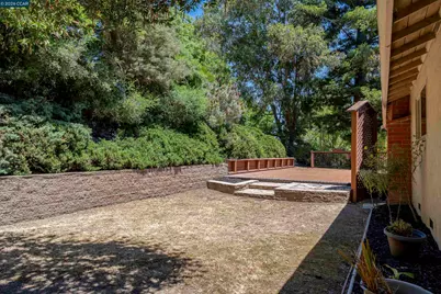 2081 Hoke Dr, Pinole, CA 94564 - Photo 53