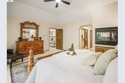 8681 Winding Way, Fair Oaks, CA 95628 - Photo 17