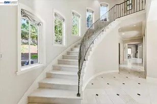 13388 Surrey Ln, Saratoga, CA 95070 - Photo 13